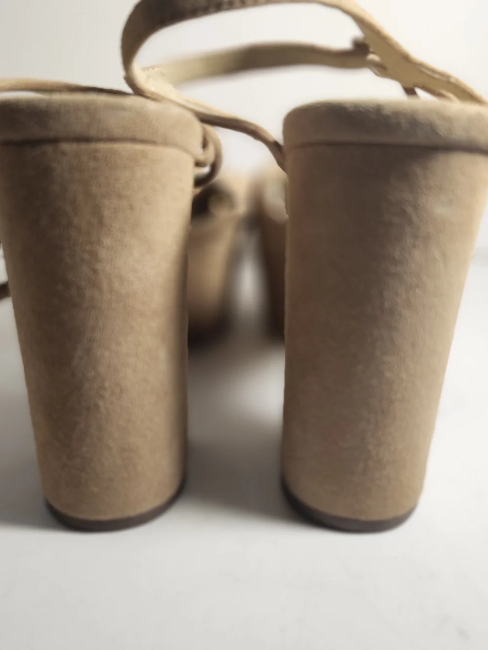 Michael Kors Size 7.5 Tan Suede Platform Sandals